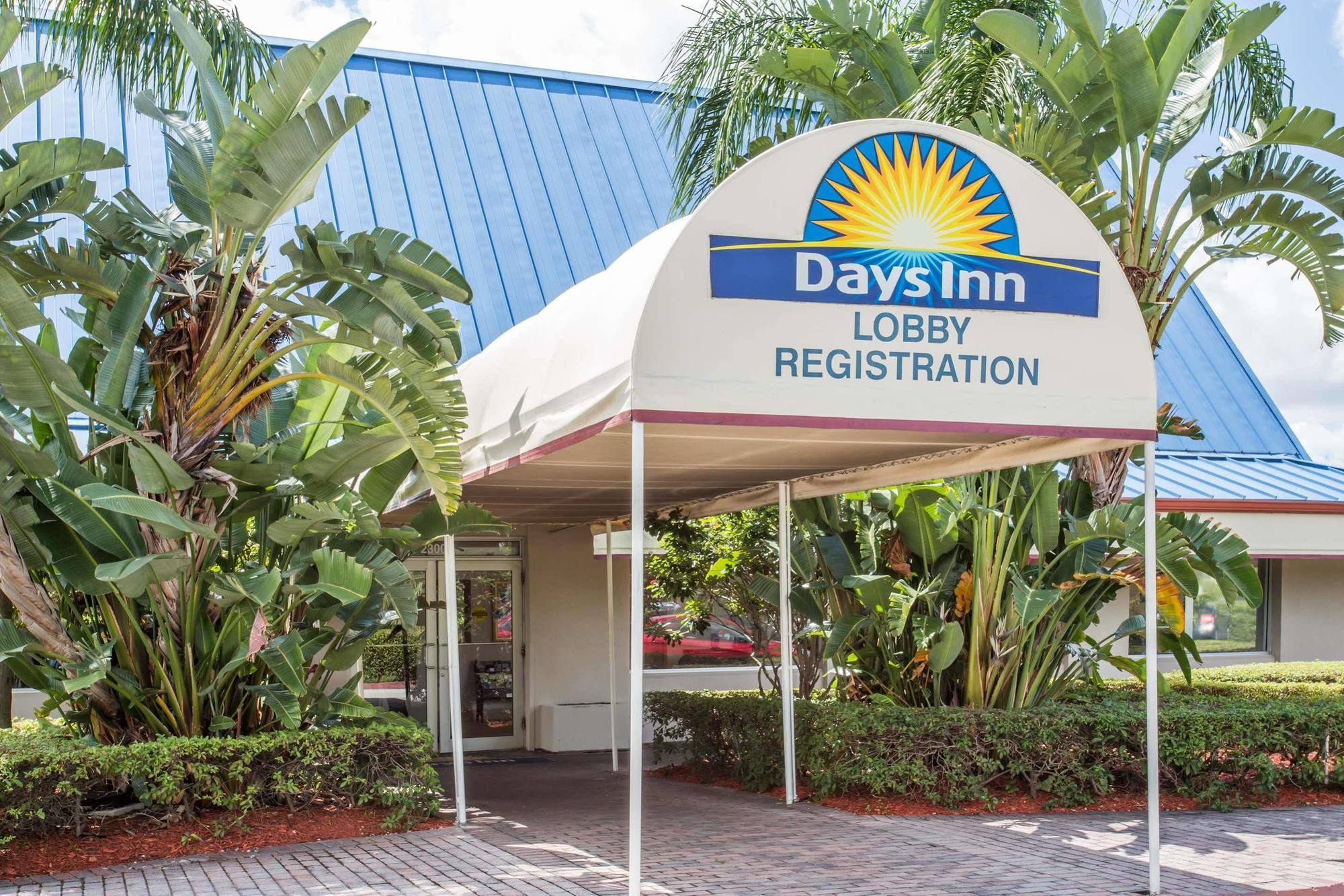 Days Inn By Wyndham 웨스트 팜 비치 외부 사진
